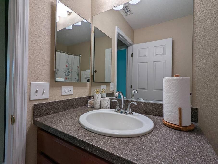 3Bed & 2Bath Property Couple Minutes From Siesta Key Beach & Downtown Sarasota Dış mekan fotoğraf